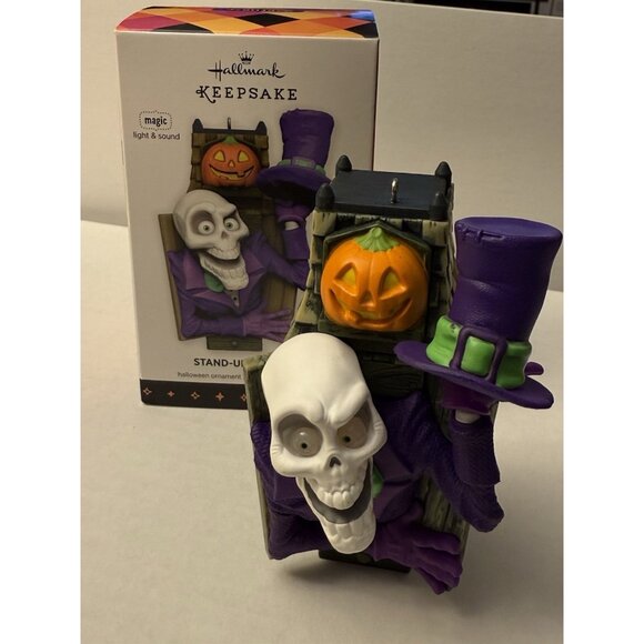 2013 Hallmark Stand-Up Comic Skeleton Halloween Ornament Magic Light & Sound MM9 - Picture 1 of 7